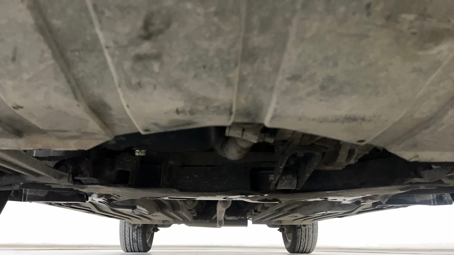 Used 2016 Maruti Suzuki Vitara Brezza [2016-2020] ZDi Plus Diesel Manual extra FRONT LEFT UNDERBODY VIEW