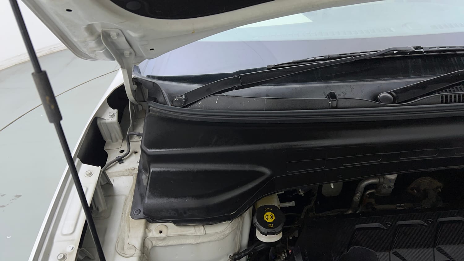 Used 2022 Hyundai Creta S 1.5 Petrol iMT Petrol Manual engine ENGINE RIGHT SIDE HINGE & APRON VIEW