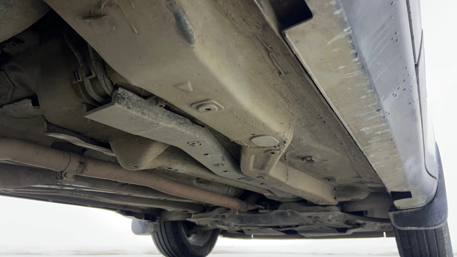 Used 2017 Jeep Compass Limited 1.4 Petrol AT Petrol Automatic extra REAR RIGHT UNDERBODY VIEW