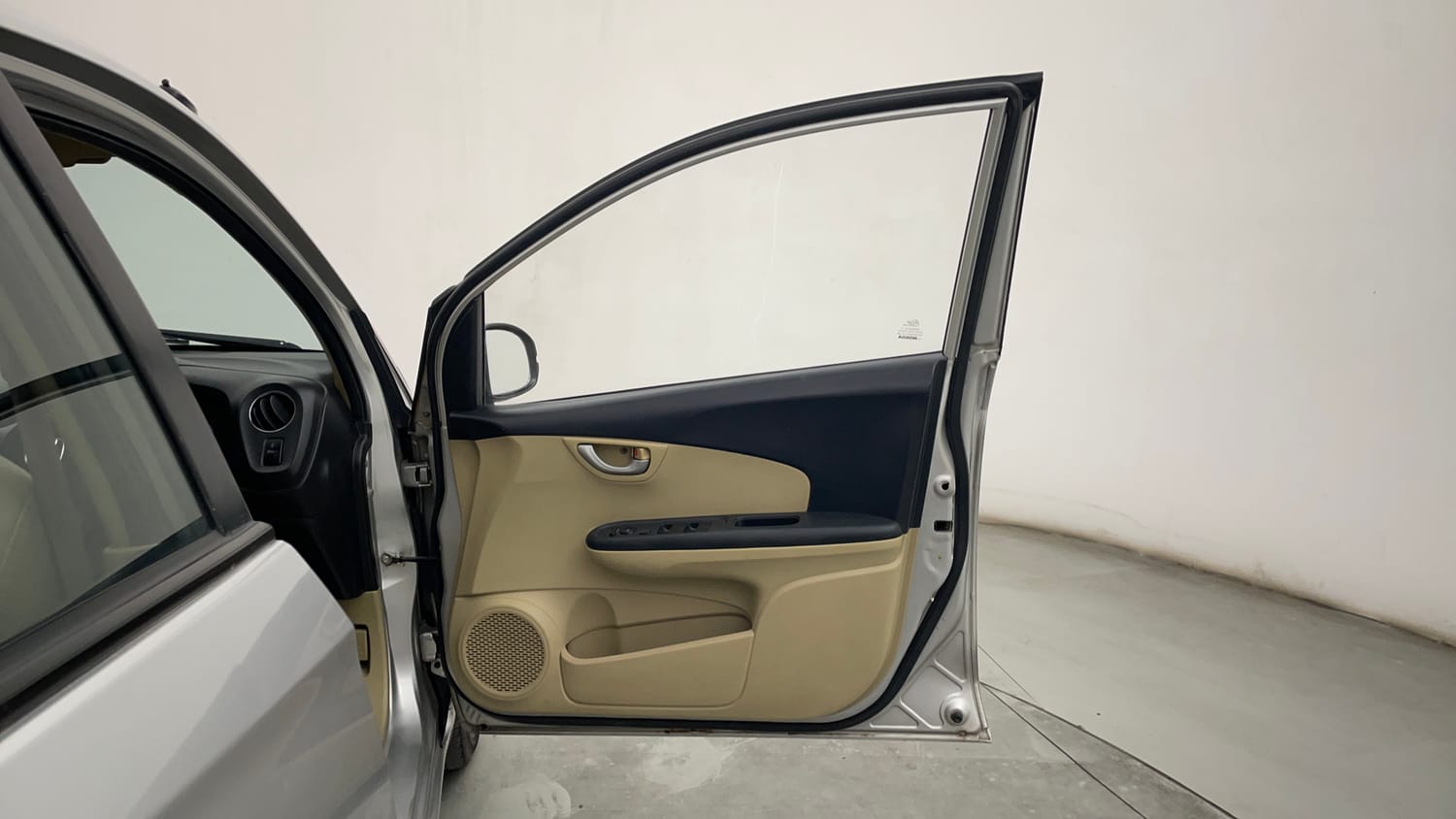 Used 2017 Honda Brio VX MT Petrol Manual interior RIGHT FRONT DOOR OPEN VIEW