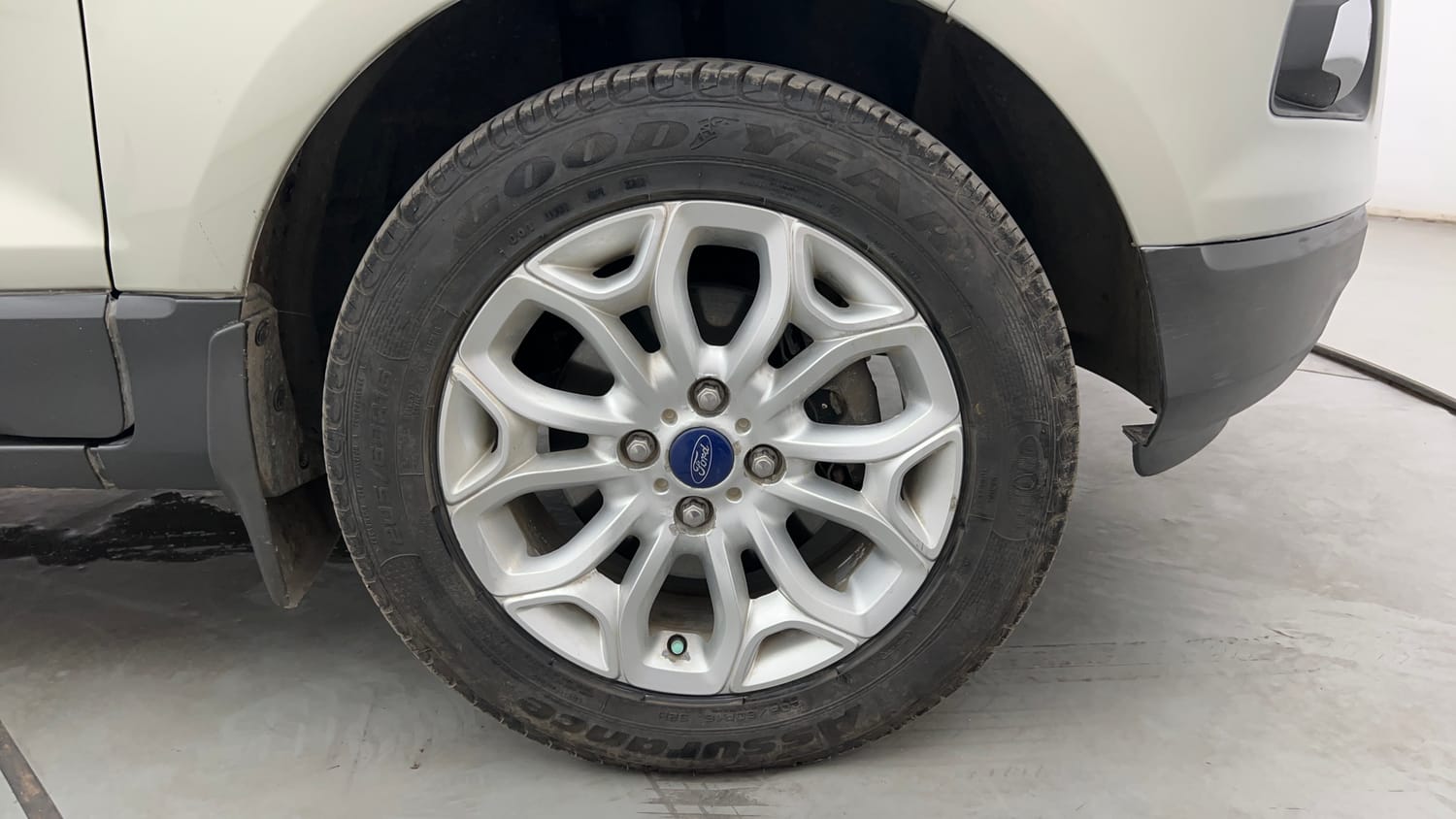 Used 2016 Ford EcoSport Titanium+ 1.0L EcoBoost Petrol Manual tyres RIGHT FRONT TYRE RIM VIEW