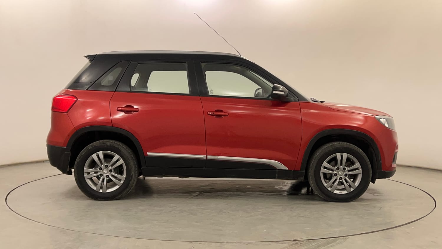 Used 2016 Maruti Suzuki Vitara Brezza [2016-2020] ZDi Plus Diesel Manual exterior RIGHT SIDE VIEW