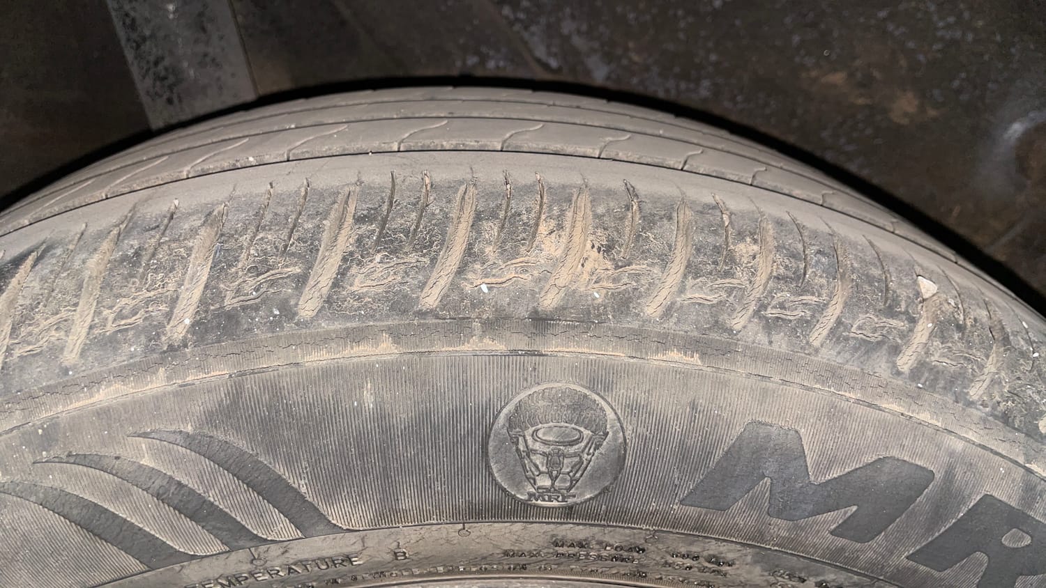 Used 2020 Hyundai Venue SX Plus 1.0 Turbo DCT Petrol Automatic tyres RIGHT REAR TYRE TREAD VIEW
