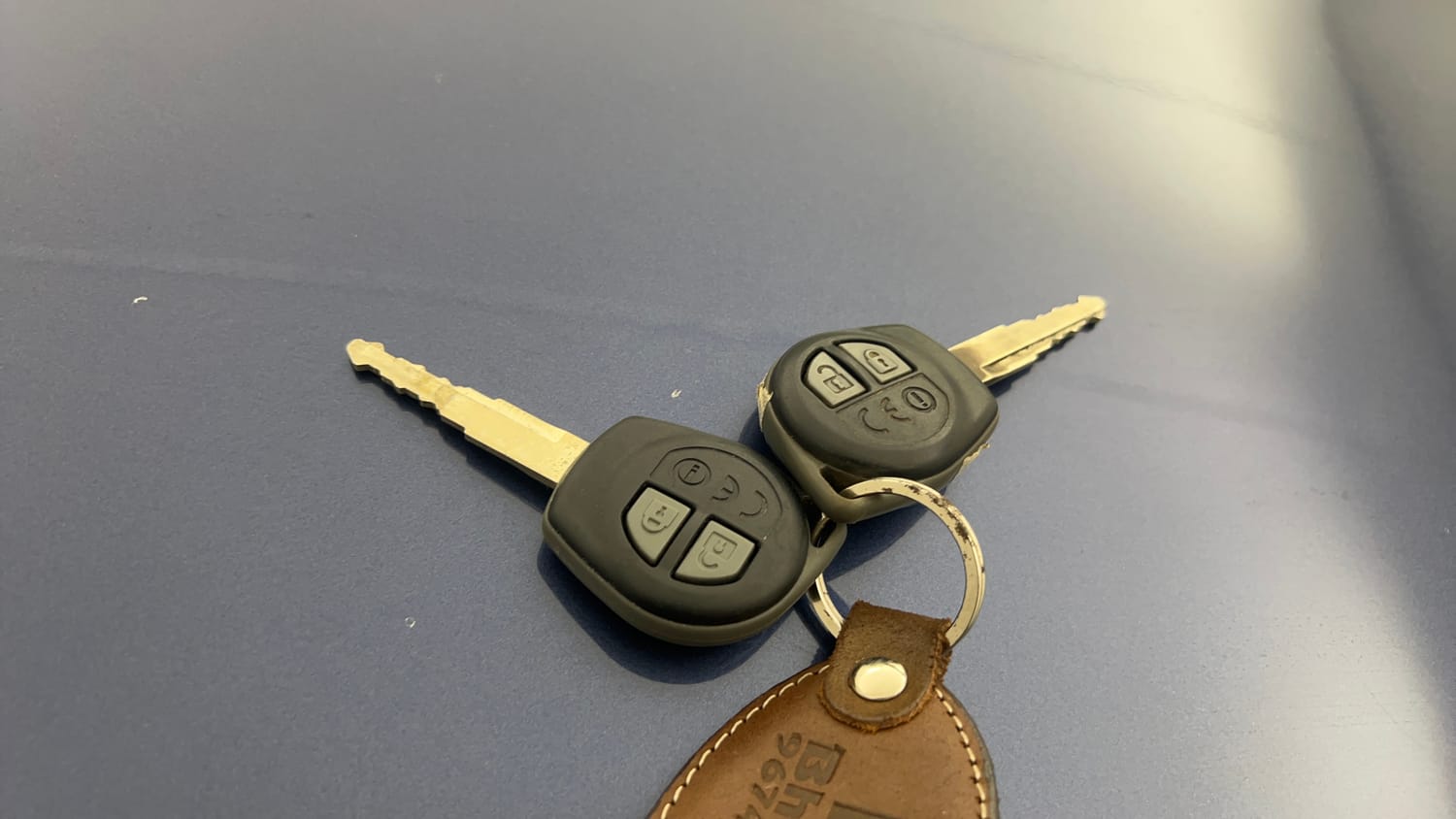 Used 2022 Maruti Suzuki Dzire VXi Petrol Manual extra CAR KEY VIEW