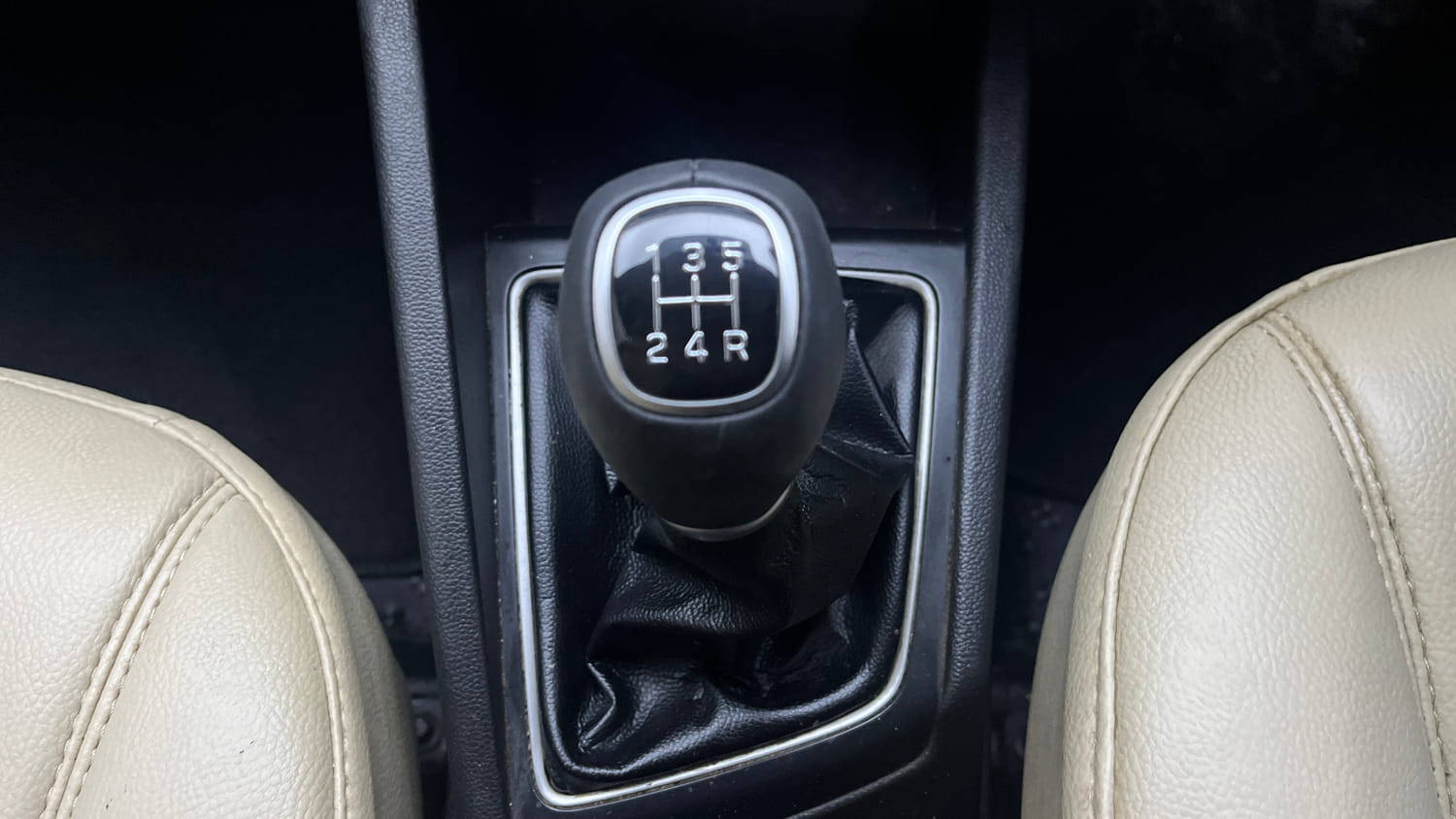 Used 2016 Hyundai Elite i20 Asta 1.2 Petrol Manual interior GEAR  KNOB VIEW