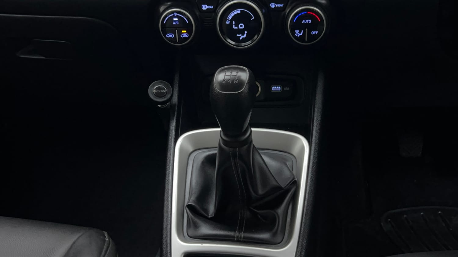 Used 2022 Hyundai Venue S Plus 1.2 Petrol Petrol Manual interior GEAR  KNOB VIEW