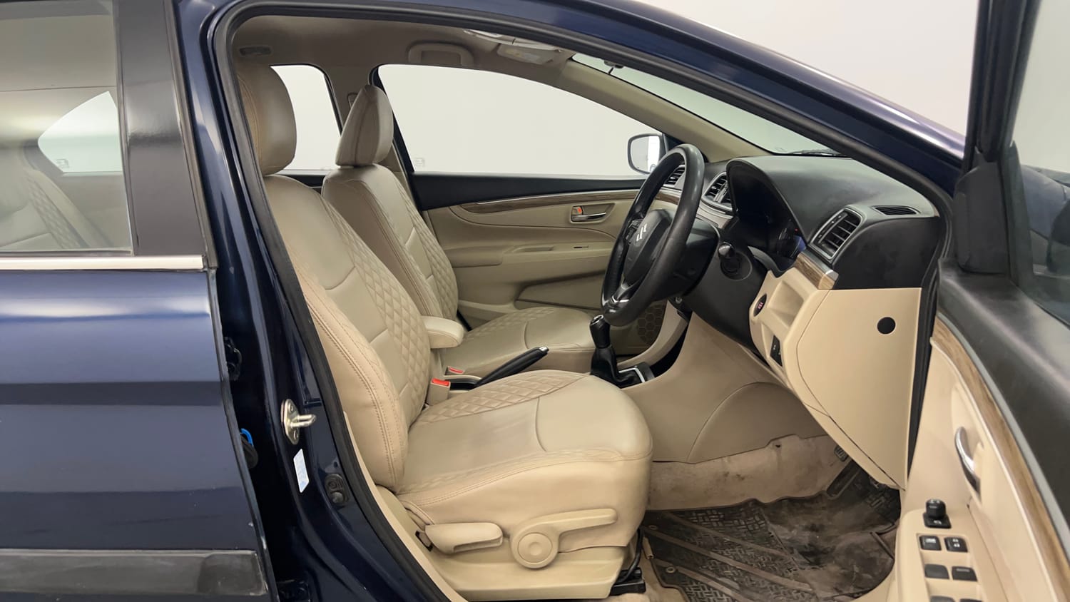 Used 2023 Maruti Suzuki Ciaz Zeta 1.5 Petrol Manual interior RIGHT SIDE FRONT DOOR CABIN VIEW