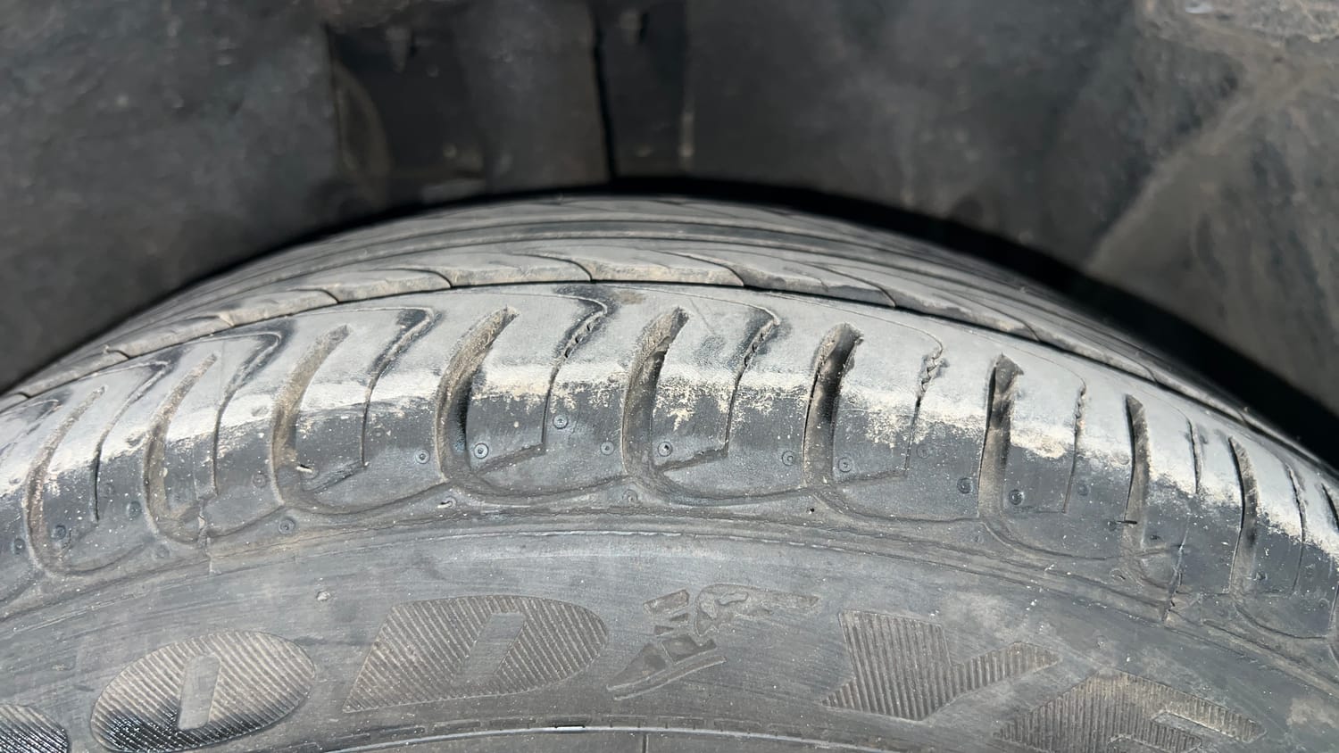 Used 2016 Ford EcoSport Titanium+ 1.0L EcoBoost Petrol Manual tyres RIGHT FRONT TYRE TREAD VIEW