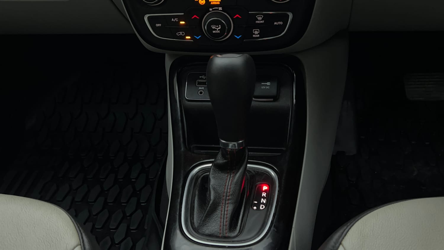 Used 2017 Jeep Compass Limited 1.4 Petrol AT Petrol Automatic interior GEAR  KNOB VIEW
