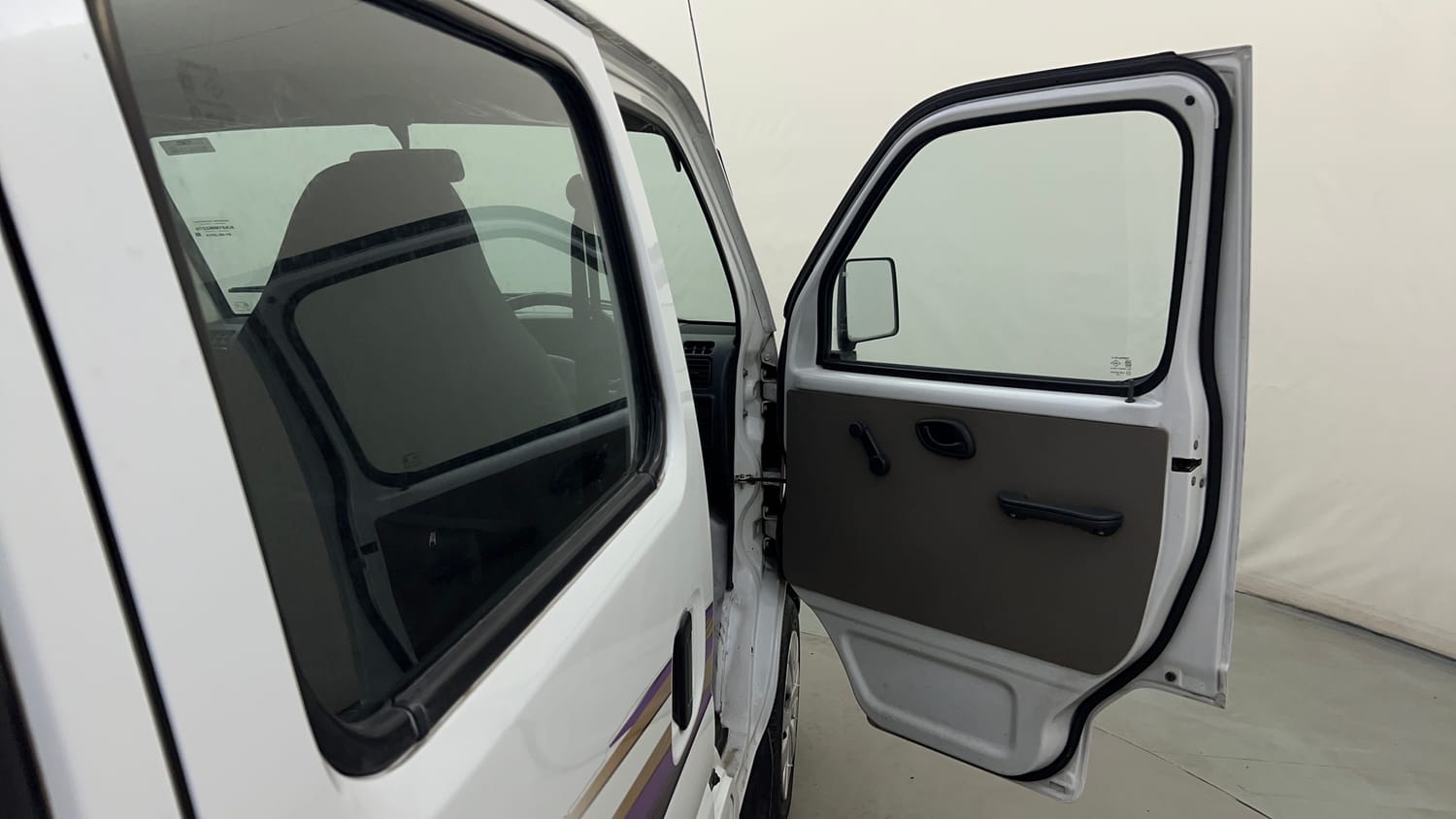 Used 2015 Maruti Suzuki Eeco 5 STR WITH A/C+HTR Petrol Manual interior RIGHT FRONT DOOR OPEN VIEW