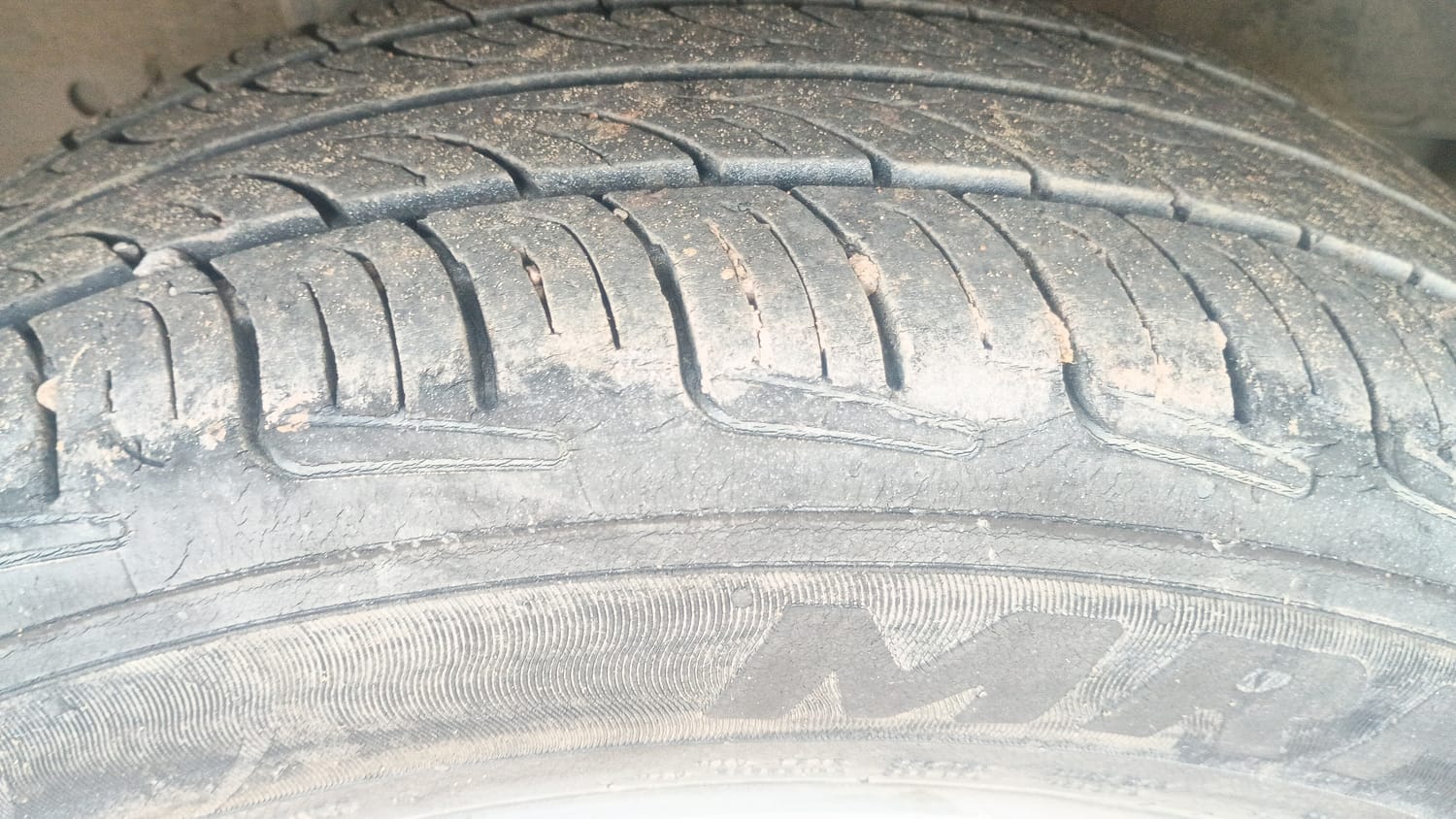 Used 2017 Honda Jazz V Petrol Petrol Manual tyres RIGHT REAR TYRE TREAD VIEW