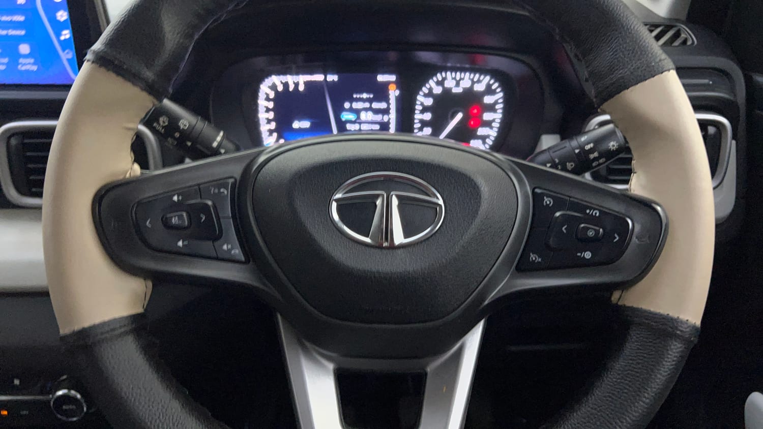 Used 2022 Tata Punch Creative MT Petrol Manual top_features Airbags
