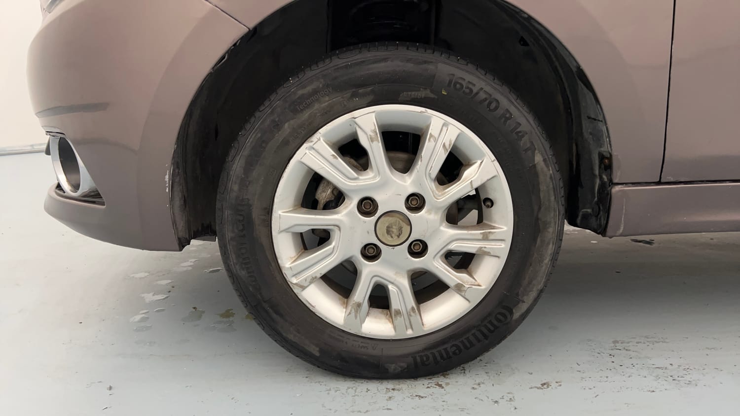 Used 2017 Tata Tiago Revotron XZ Petrol Manual tyres LEFT FRONT TYRE RIM VIEW