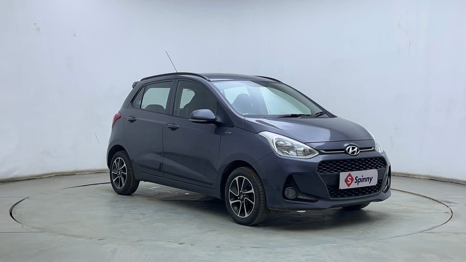 Used 2018 Hyundai Grand i10 Sportz AT 1.2 Kappa VTVT Petrol Automatic exterior RIGHT FRONT CORNER VIEW