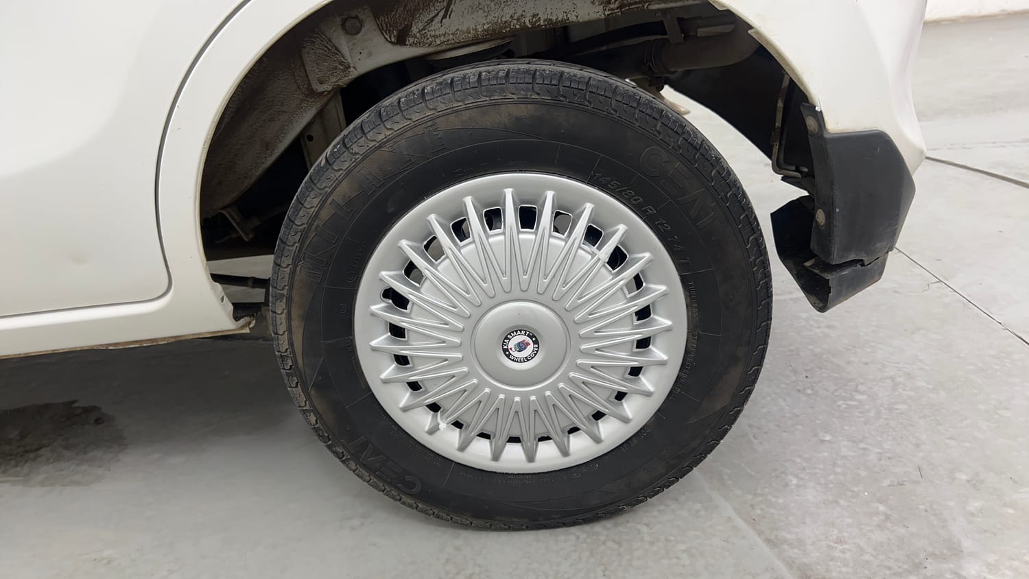 Used 2017 Maruti Suzuki Alto 800 LXi Petrol Manual tyres LEFT REAR TYRE RIM VIEW