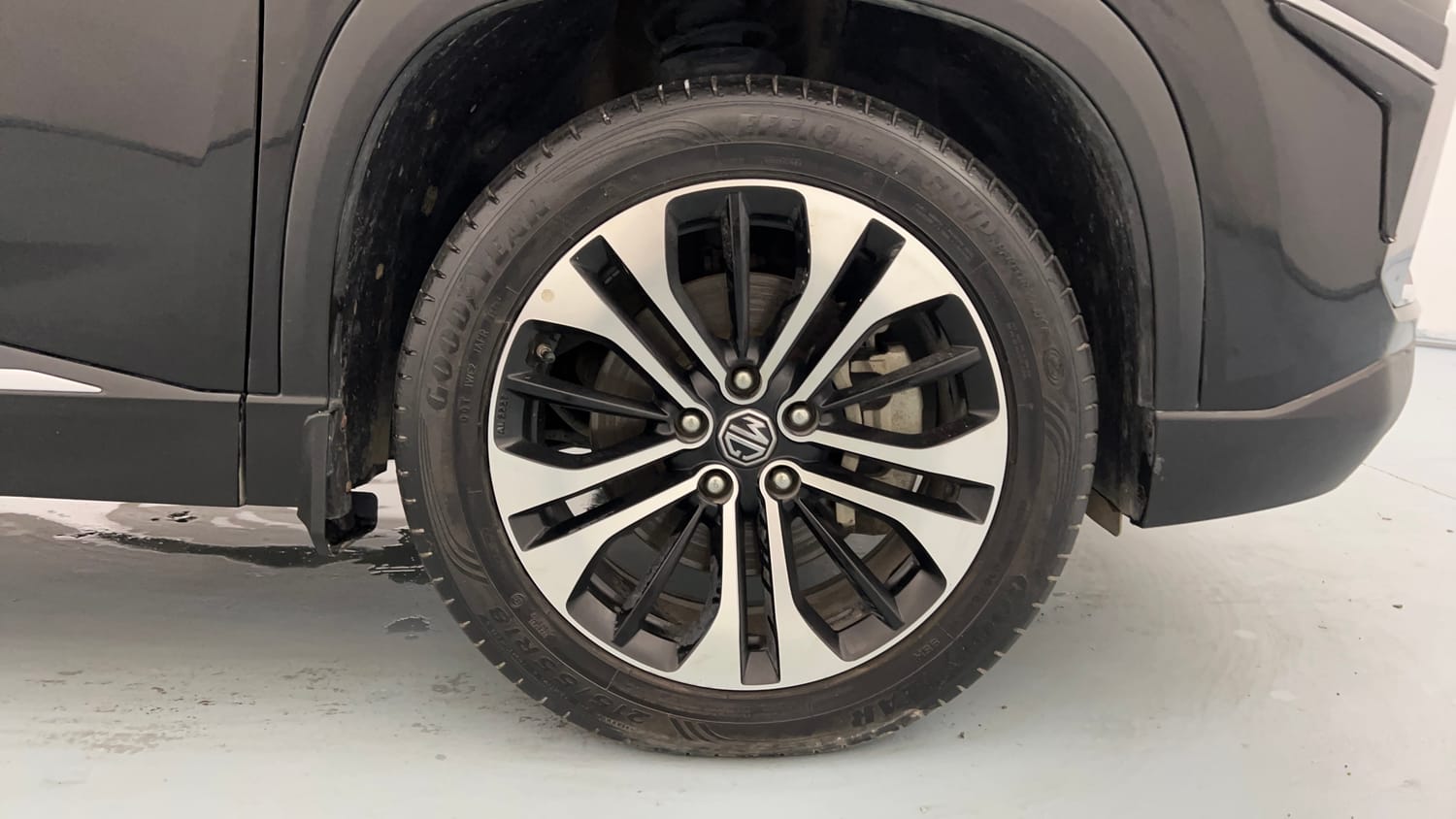 Used 2022 MG Motors Hector Sharp 2.0 Diesel Turbo MT Diesel Manual tyres RIGHT FRONT TYRE RIM VIEW
