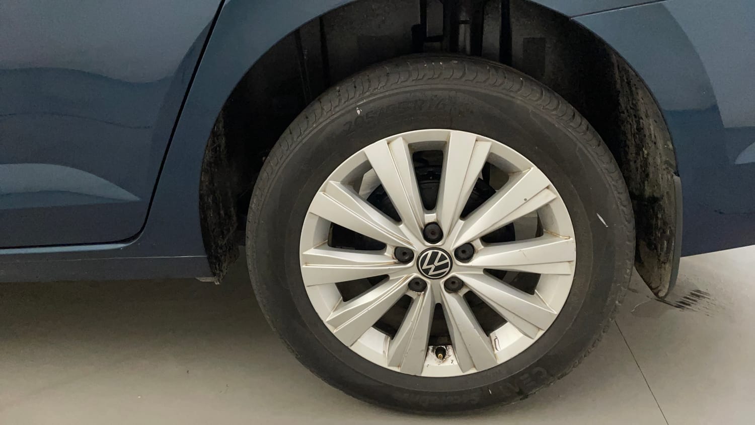 Used 2024 Volkswagen Virtus Highline 1.0 TSI AT Petrol Automatic tyres LEFT REAR TYRE RIM VIEW
