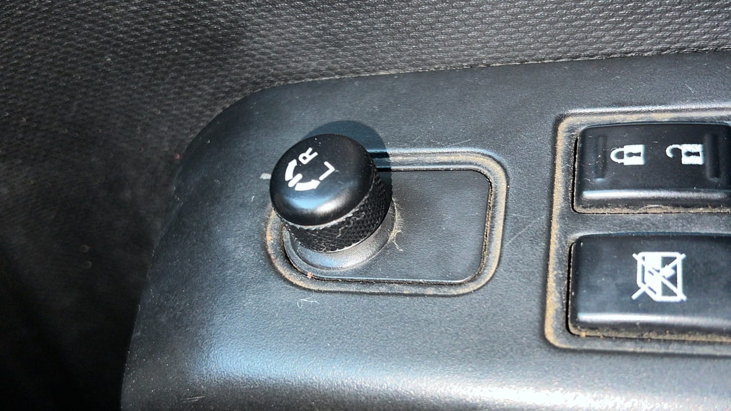 Used 2019 Maruti Suzuki Wagon R VXi 1.2 Petrol Manual top_features Adjustable ORVM