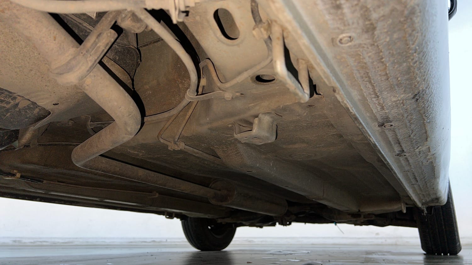 Used 2016 Maruti Suzuki Celerio VXi CNG Cng Manual extra REAR RIGHT UNDERBODY VIEW