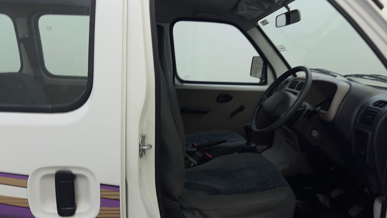 Used 2015 Maruti Suzuki Eeco 5 STR WITH A/C+HTR Petrol Manual interior RIGHT SIDE FRONT DOOR CABIN VIEW