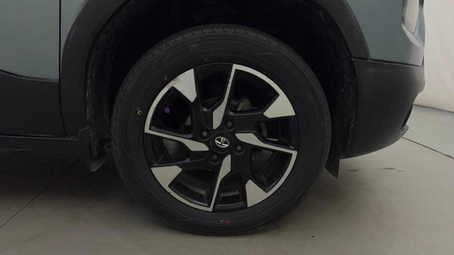 Used 2022 Tata Punch Creative MT Petrol Manual tyres RIGHT FRONT TYRE RIM VIEW