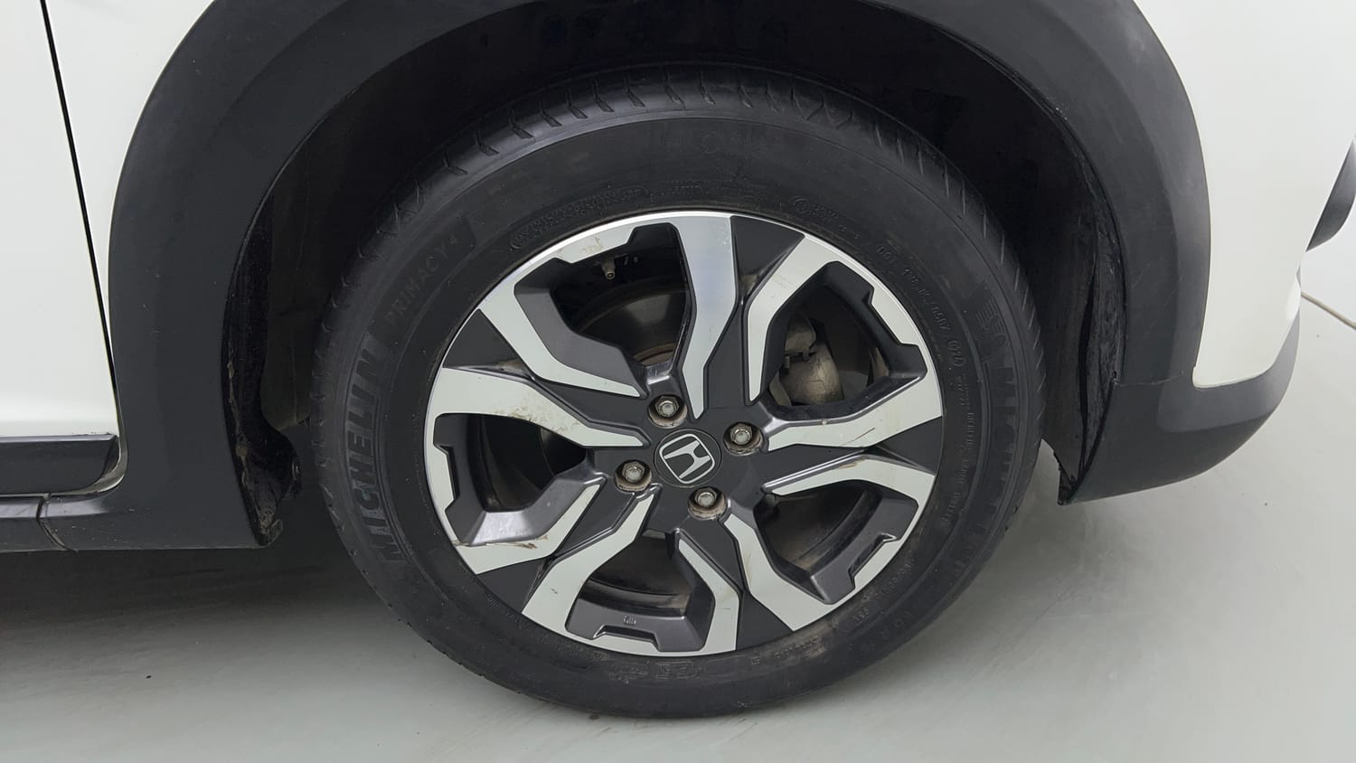 Used 2017 Honda WR-V VX MT Petrol Petrol Manual tyres RIGHT FRONT TYRE RIM VIEW