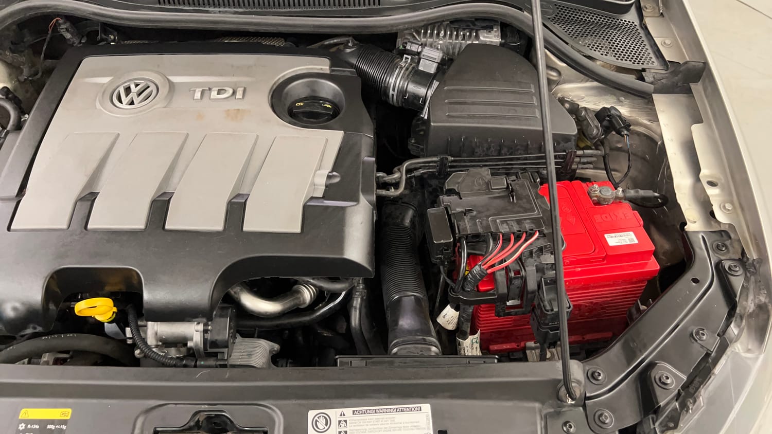 Used 2014 Volkswagen Vento Highline Diesel Diesel Manual engine ENGINE LEFT SIDE VIEW