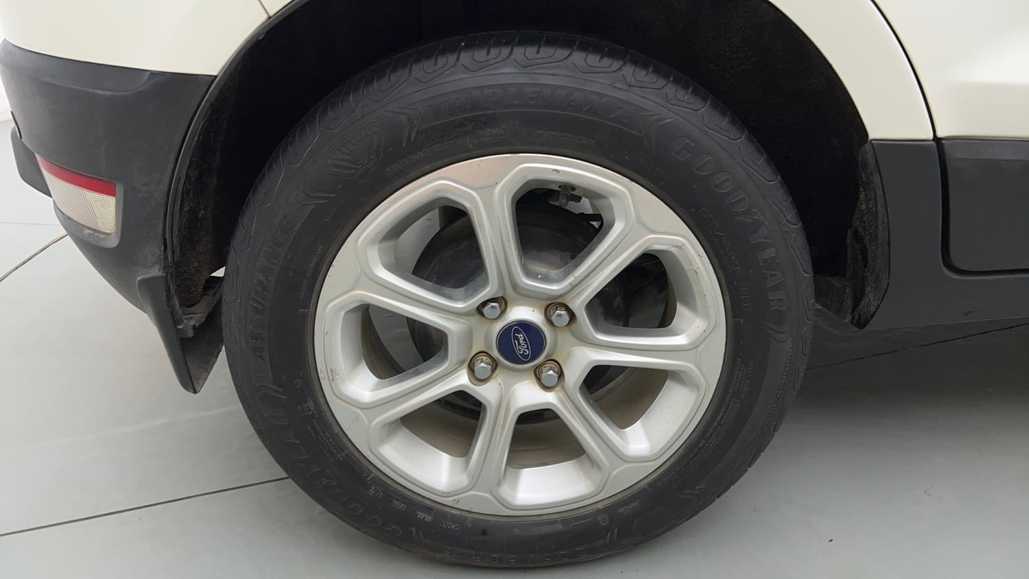 Used 2018 Ford EcoSport Titanium + 1.5L Ti-VCT Petrol Manual tyres RIGHT REAR TYRE RIM VIEW
