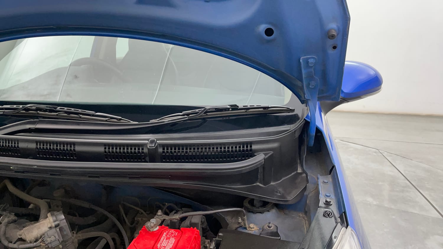Used 2021 Hyundai Santro Sportz Petrol Manual engine ENGINE LEFT SIDE HINGE & APRON VIEW