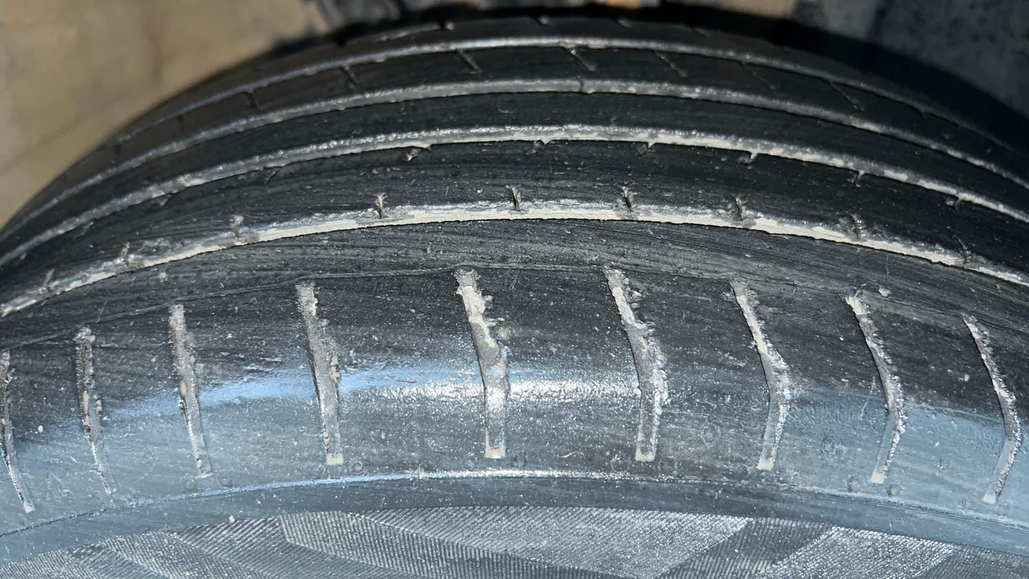 Used 2022 Hyundai Venue S Plus 1.2 Petrol Petrol Manual tyres RIGHT FRONT TYRE TREAD VIEW