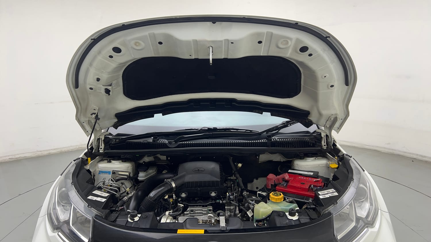Used 2022 Tata Nexon XM Petrol Manual engine ENGINE & BONNET OPEN FRONT VIEW