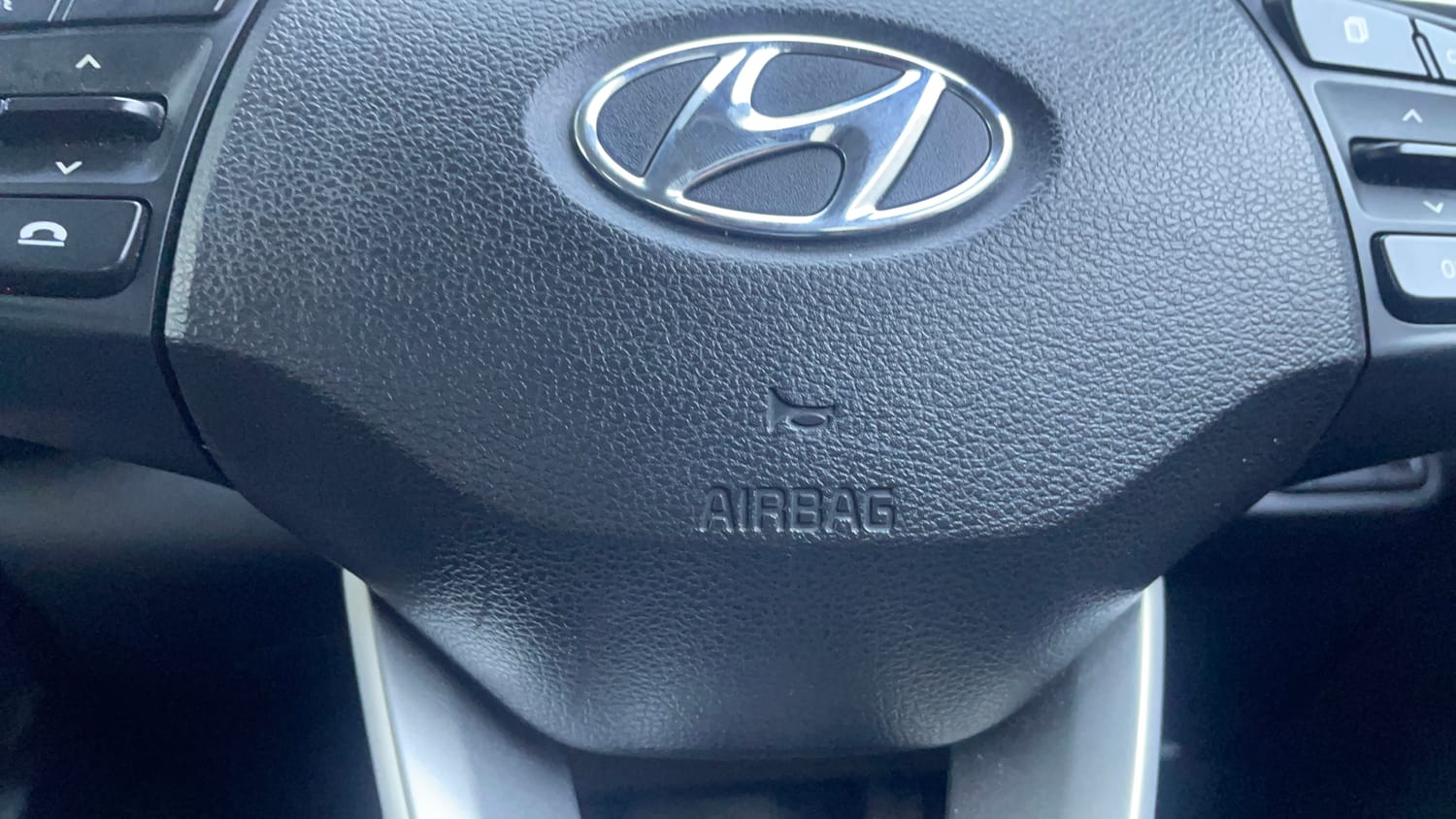 Used 2019 Hyundai Venue SX Plus 1.0 Turbo DCT Petrol Automatic top_features Airbags