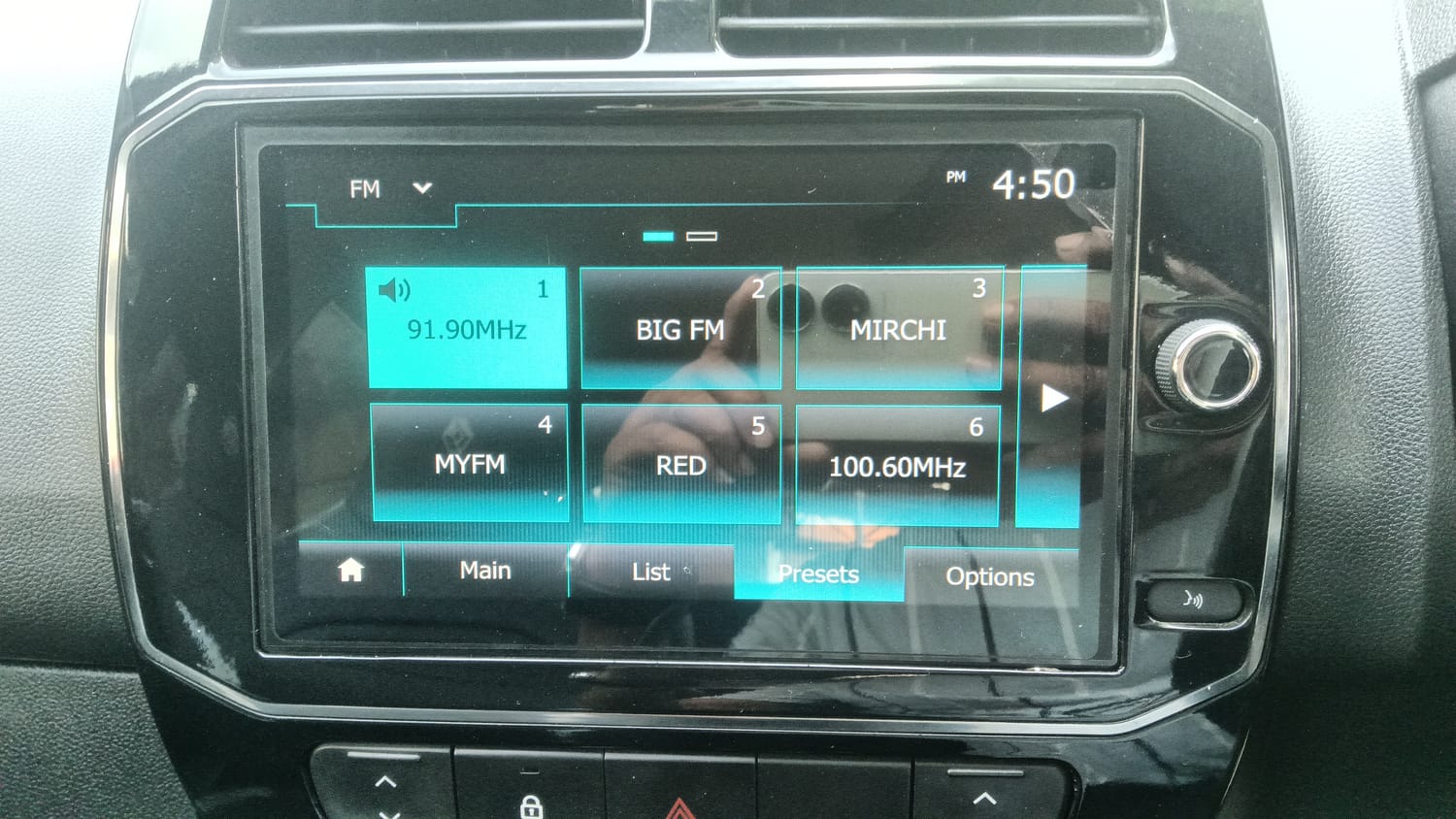 Used 2025 Renault Kwid RXT 1.0L Petrol Manual top_features Integrated (in-dash) music system