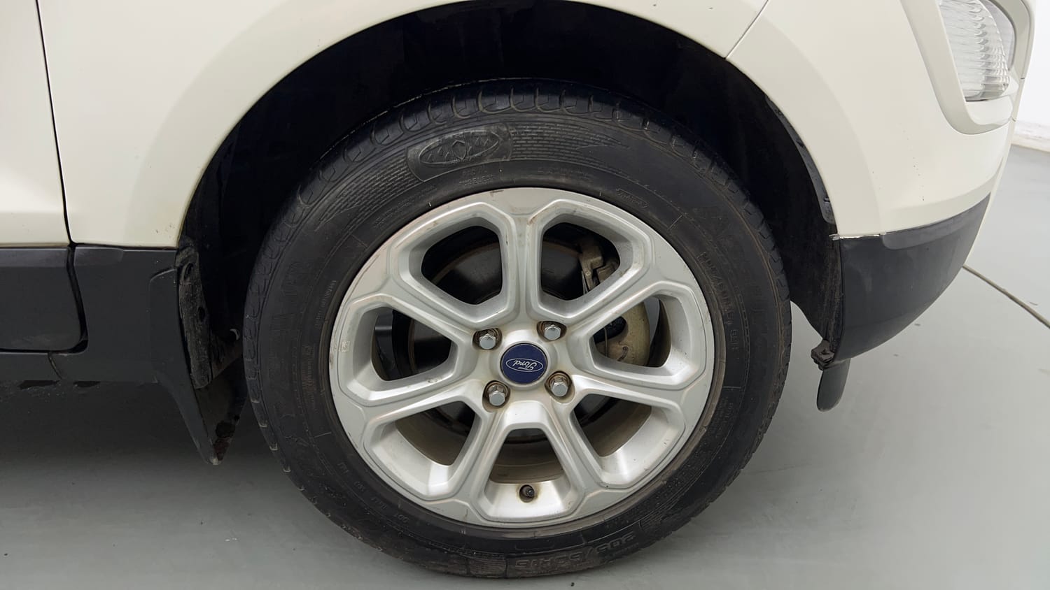 Used 2018 Ford EcoSport Titanium + 1.5L Ti-VCT Petrol Manual tyres RIGHT FRONT TYRE RIM VIEW