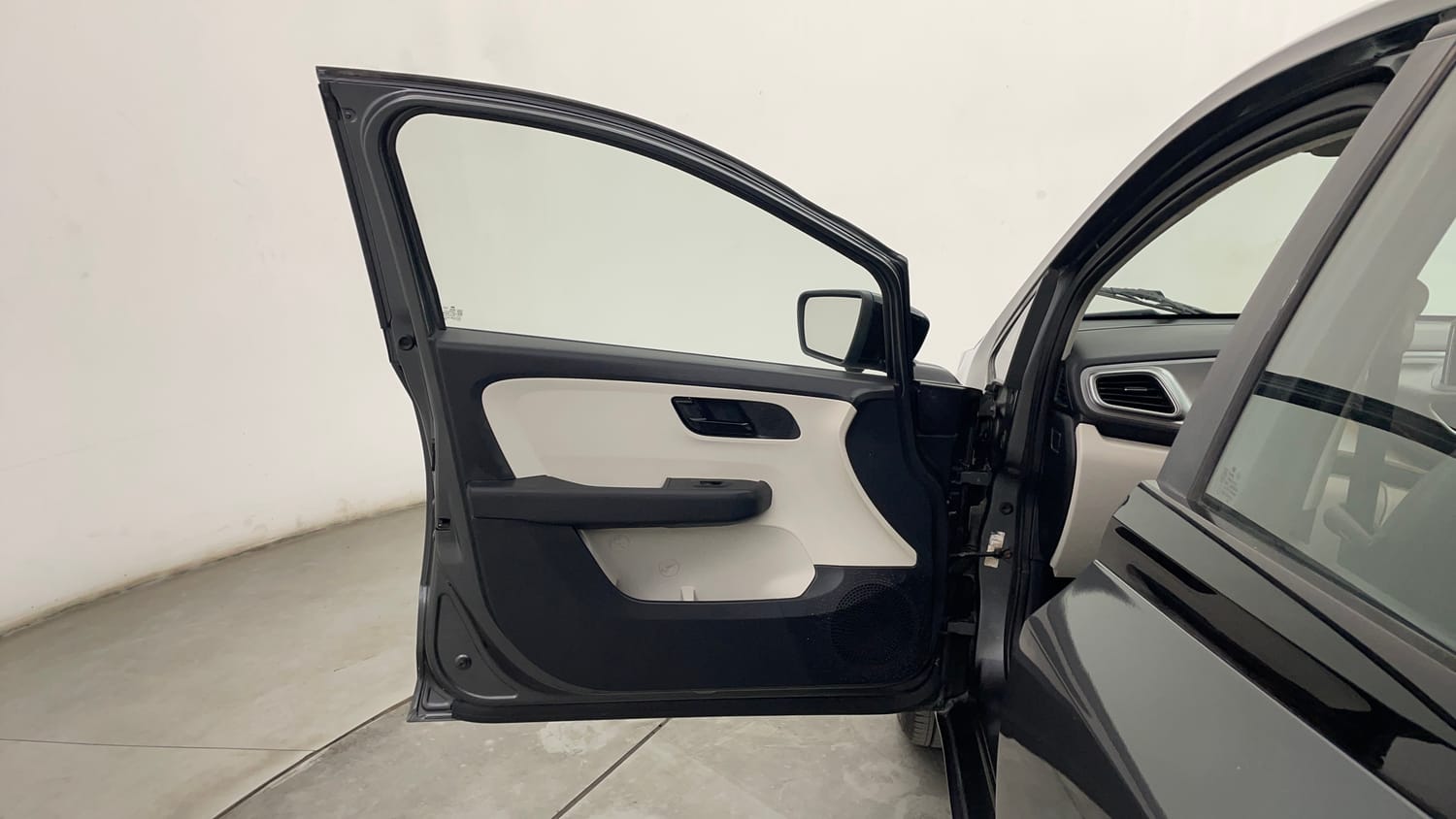 Used 2022 Tata Altroz XT Diesel Diesel Manual interior LEFT FRONT DOOR OPEN VIEW