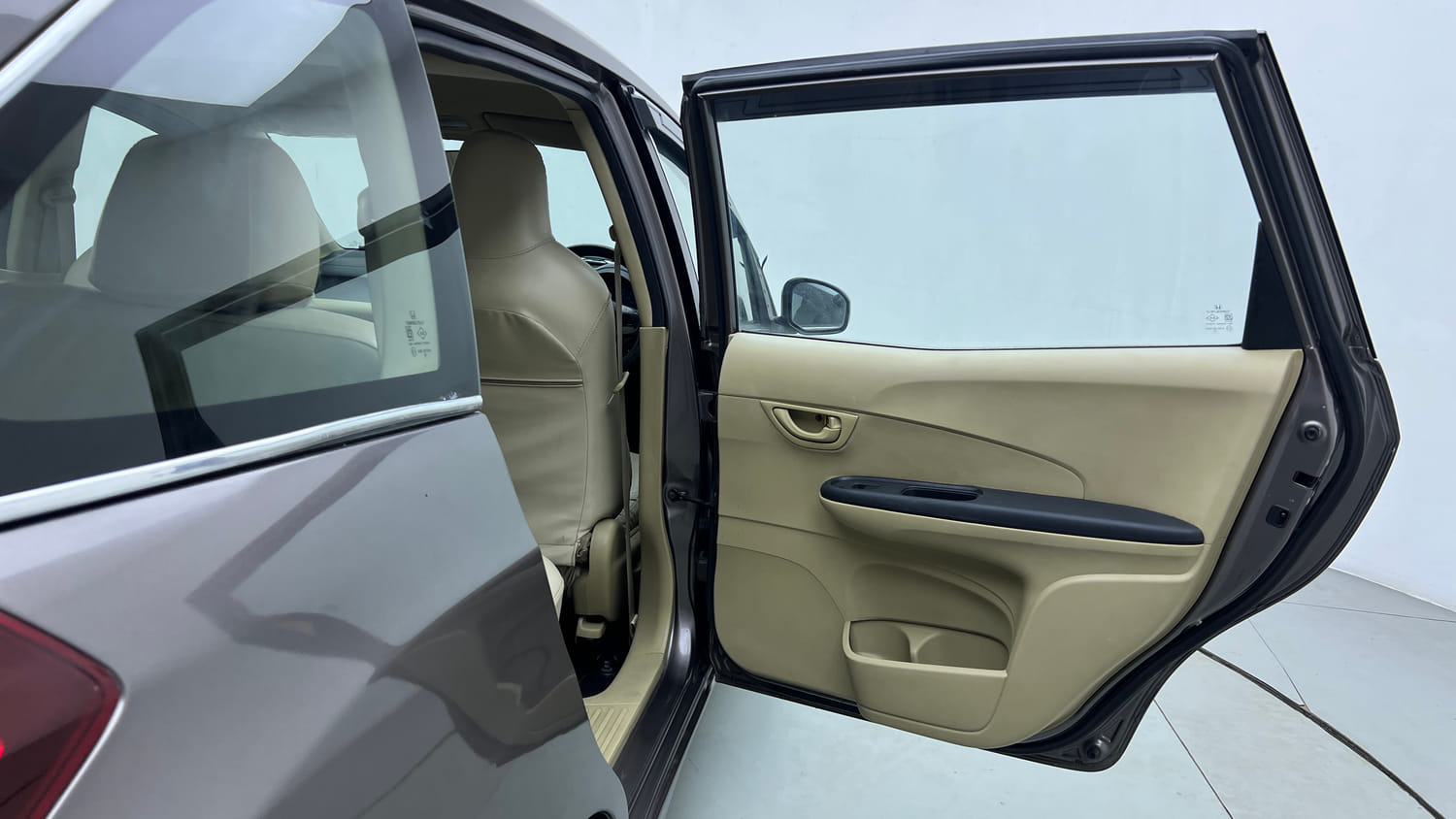 Used 2015 Honda Mobilio S Petrol Petrol Manual interior RIGHT REAR DOOR OPEN VIEW