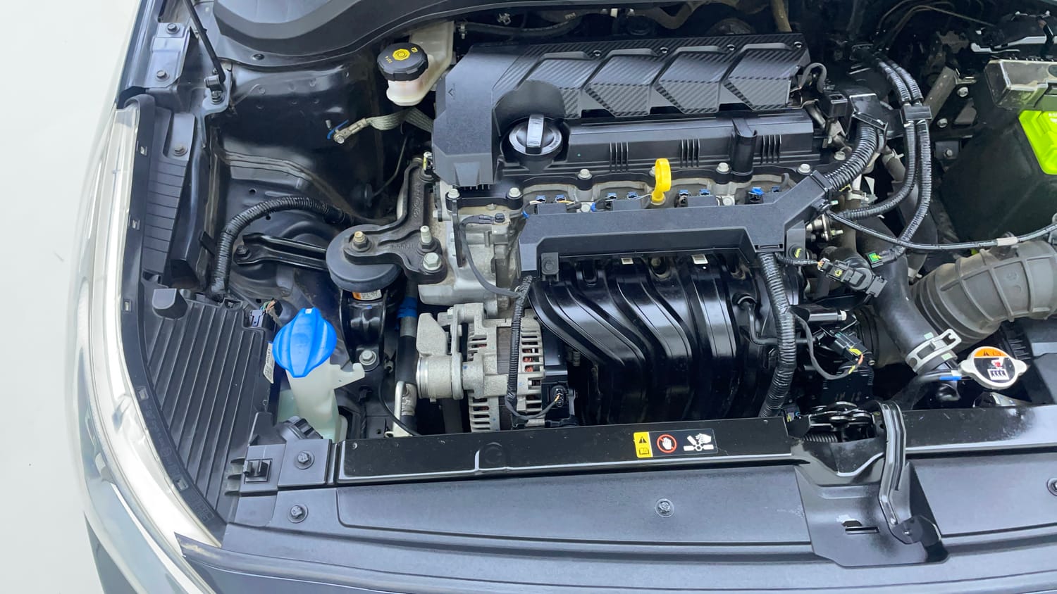 Used 2022 Hyundai Verna SX 1.5 MPi Petrol Manual engine ENGINE RIGHT SIDE VIEW