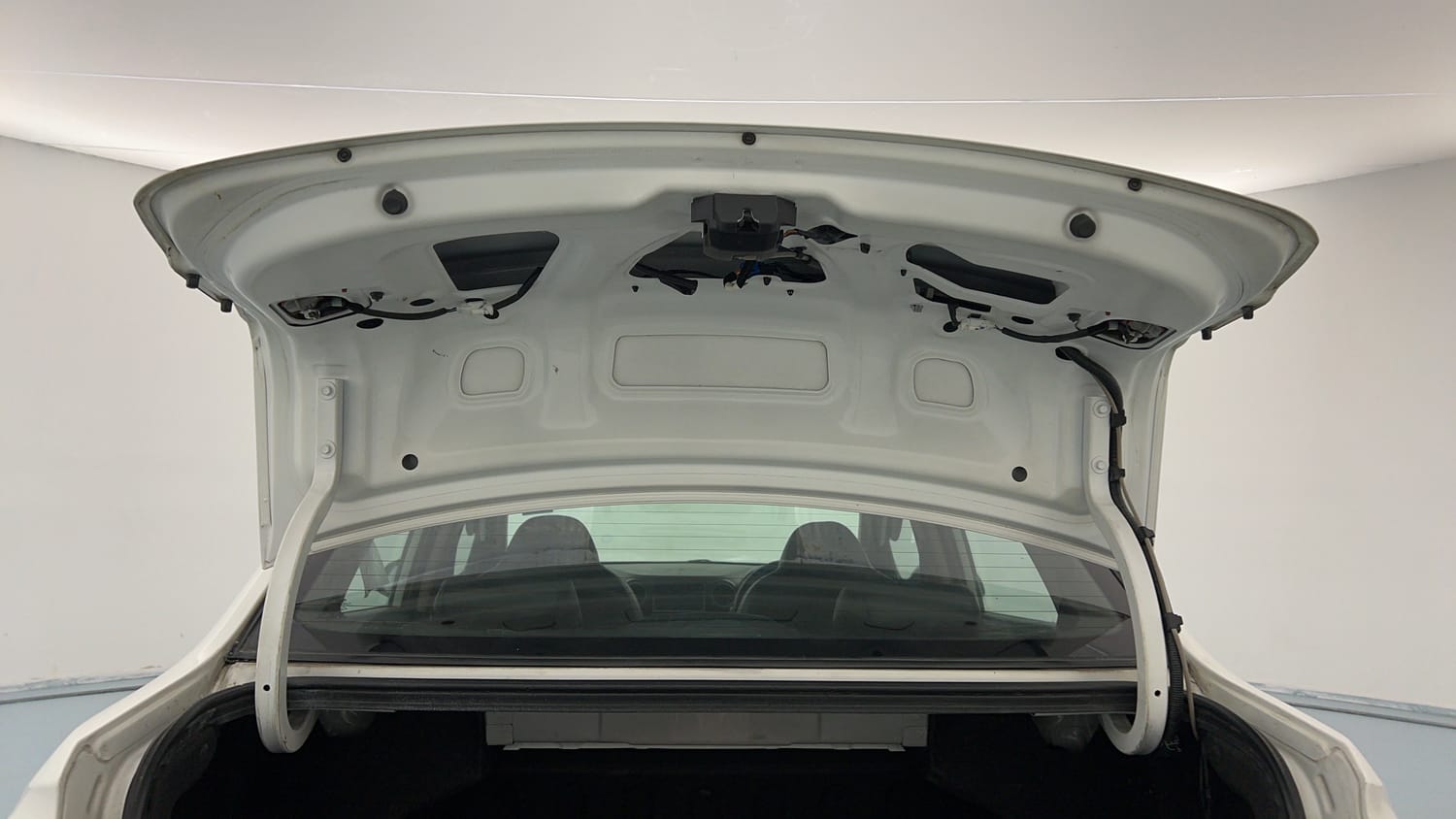 Used 2018 Hyundai Xcent SX Petrol Manual interior DICKY DOOR OPEN VIEW