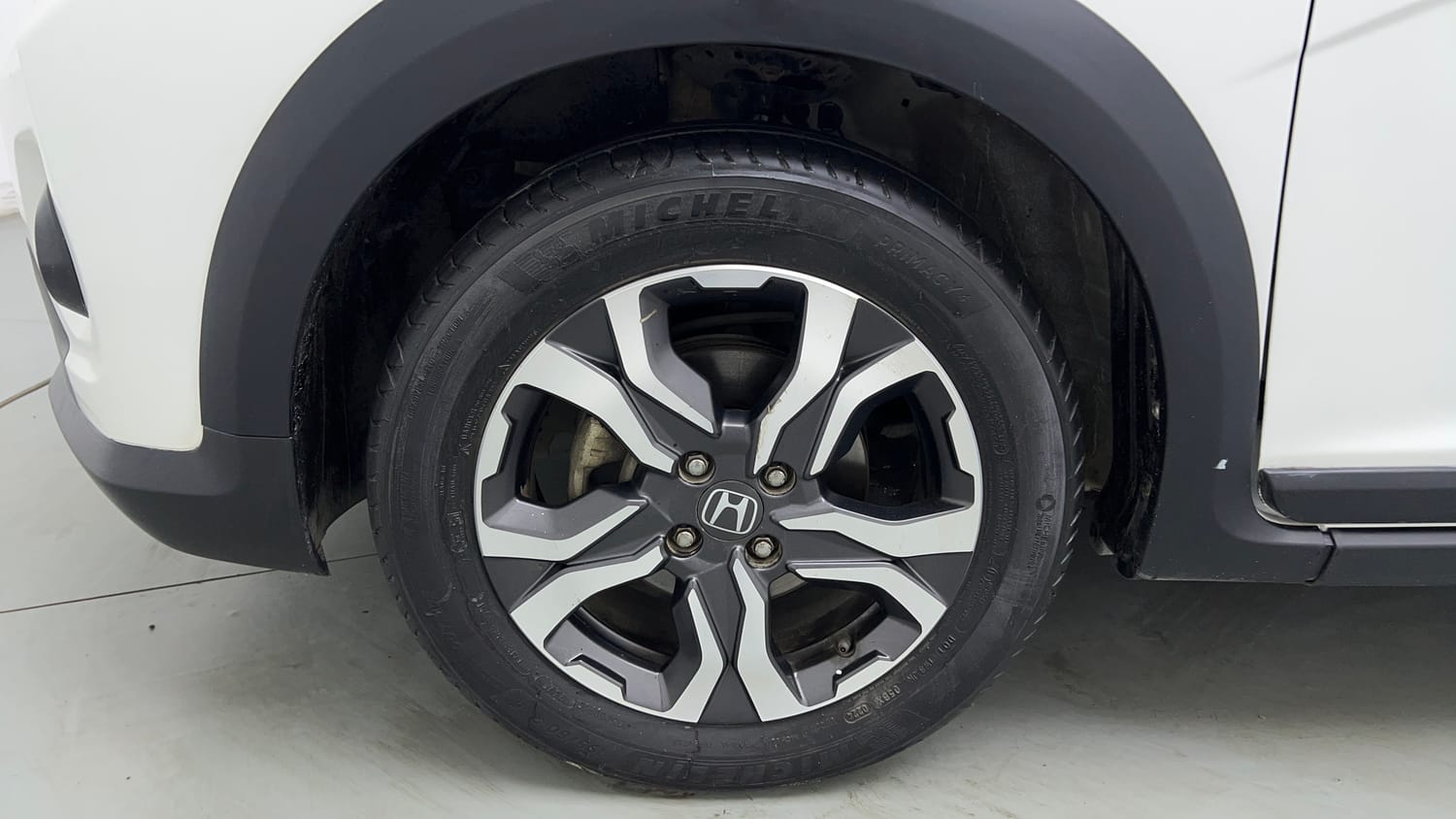 Used 2017 Honda WR-V VX MT Petrol Petrol Manual tyres LEFT FRONT TYRE RIM VIEW