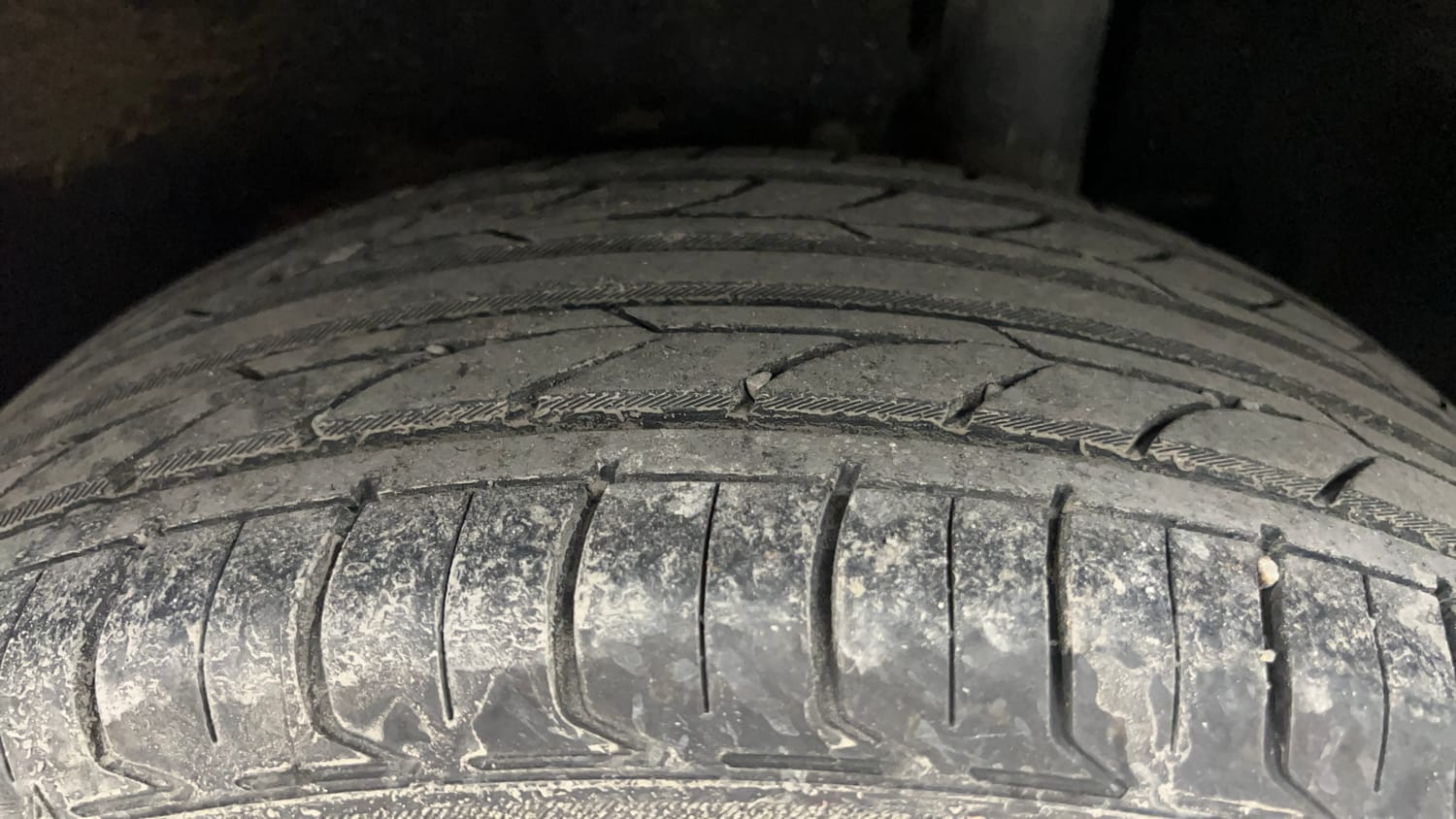 Used 2016 Maruti Suzuki Vitara Brezza [2016-2020] ZDi Plus Diesel Manual tyres LEFT REAR TYRE TREAD VIEW