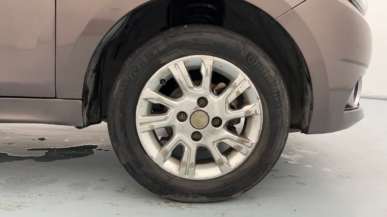 Used 2017 Tata Tiago Revotron XZ Petrol Manual tyres RIGHT FRONT TYRE RIM VIEW