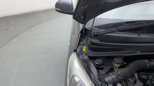 Used 2013 Hyundai i10 Sportz 1.2 Kappa2 Petrol Manual engine ENGINE RIGHT SIDE HINGE & APRON VIEW