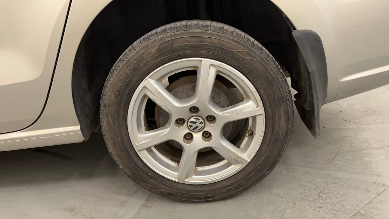 Used 2014 Volkswagen Vento Highline Diesel Diesel Manual tyres LEFT REAR TYRE RIM VIEW