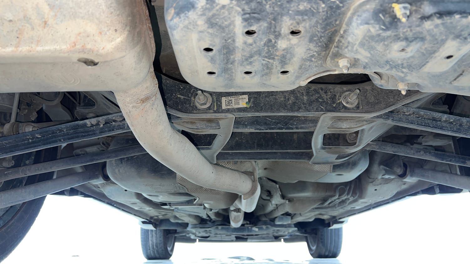 Used 2024 Jeep Compass Limited (O) 2.0 Diesel AT Diesel Automatic extra REAR UNDERBODY VIEW (TAKEN FROM REAR)