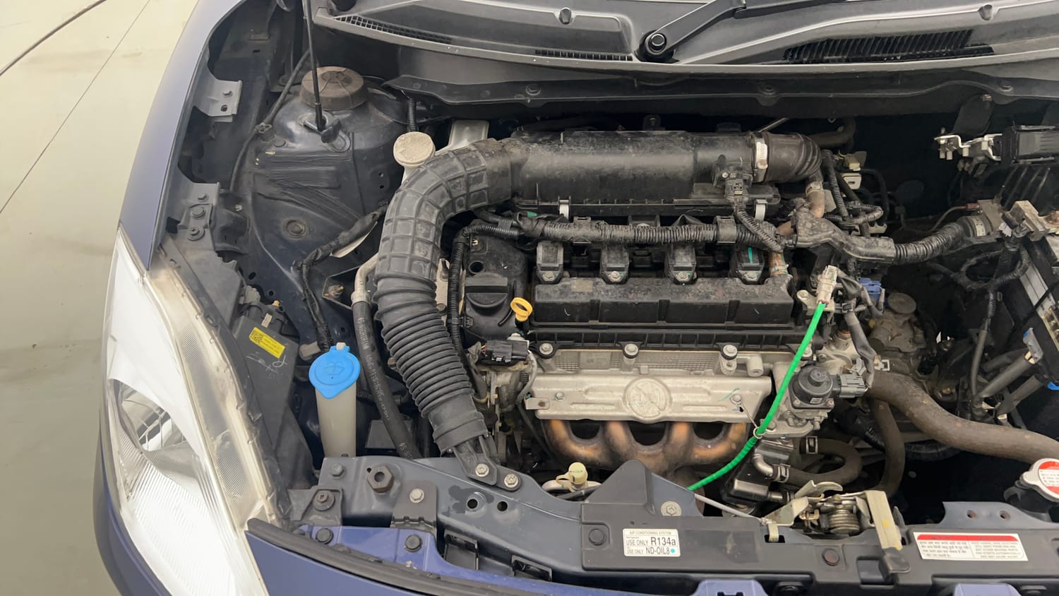 Used 2022 Maruti Suzuki Dzire VXi Petrol Manual engine ENGINE RIGHT SIDE VIEW