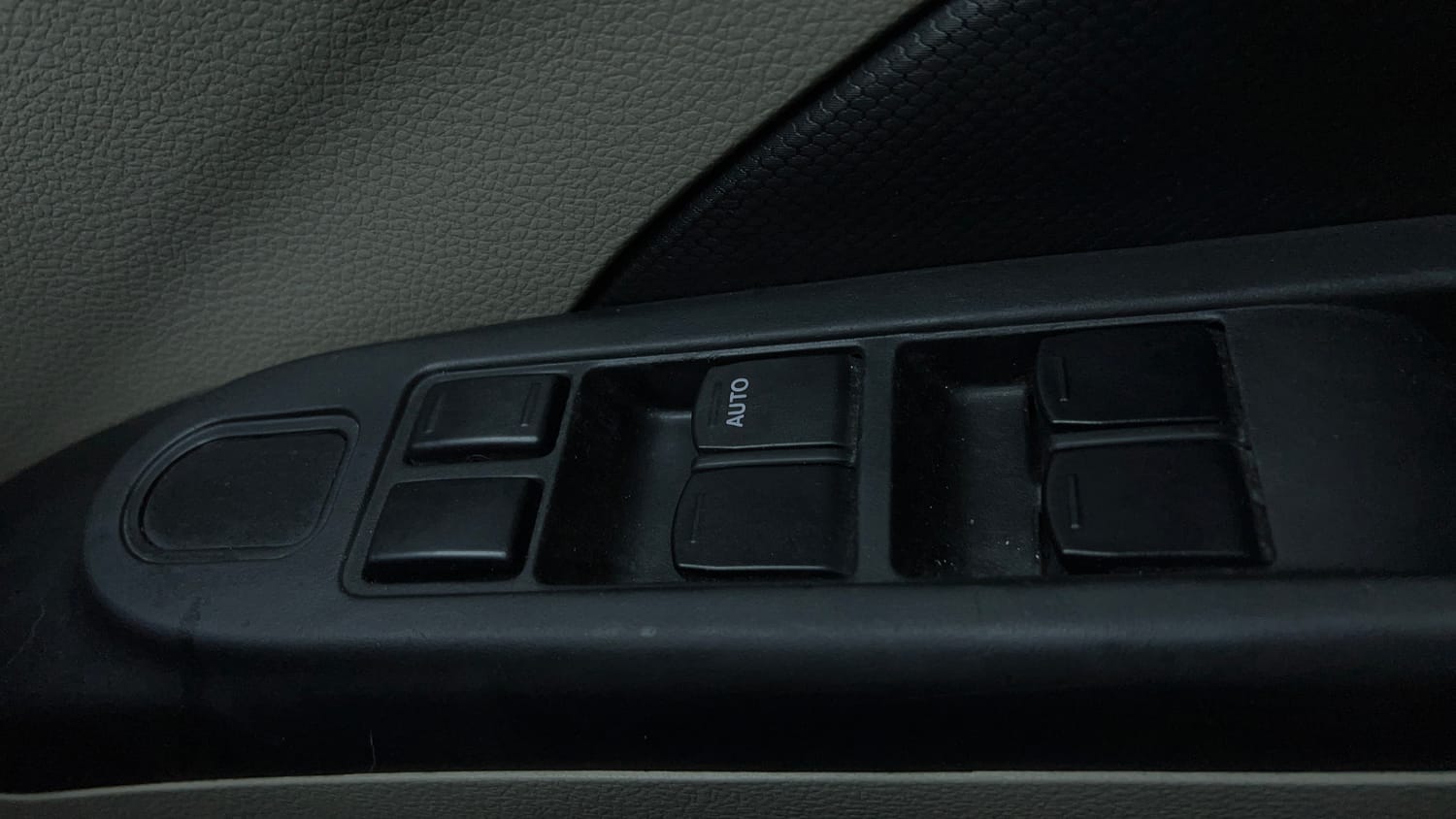 Used 2016 Maruti Suzuki Celerio VXi CNG Cng Manual top_features Power windows