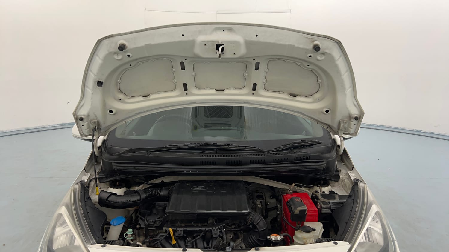 Used 2018 Hyundai Xcent SX Petrol Manual engine ENGINE & BONNET OPEN FRONT VIEW