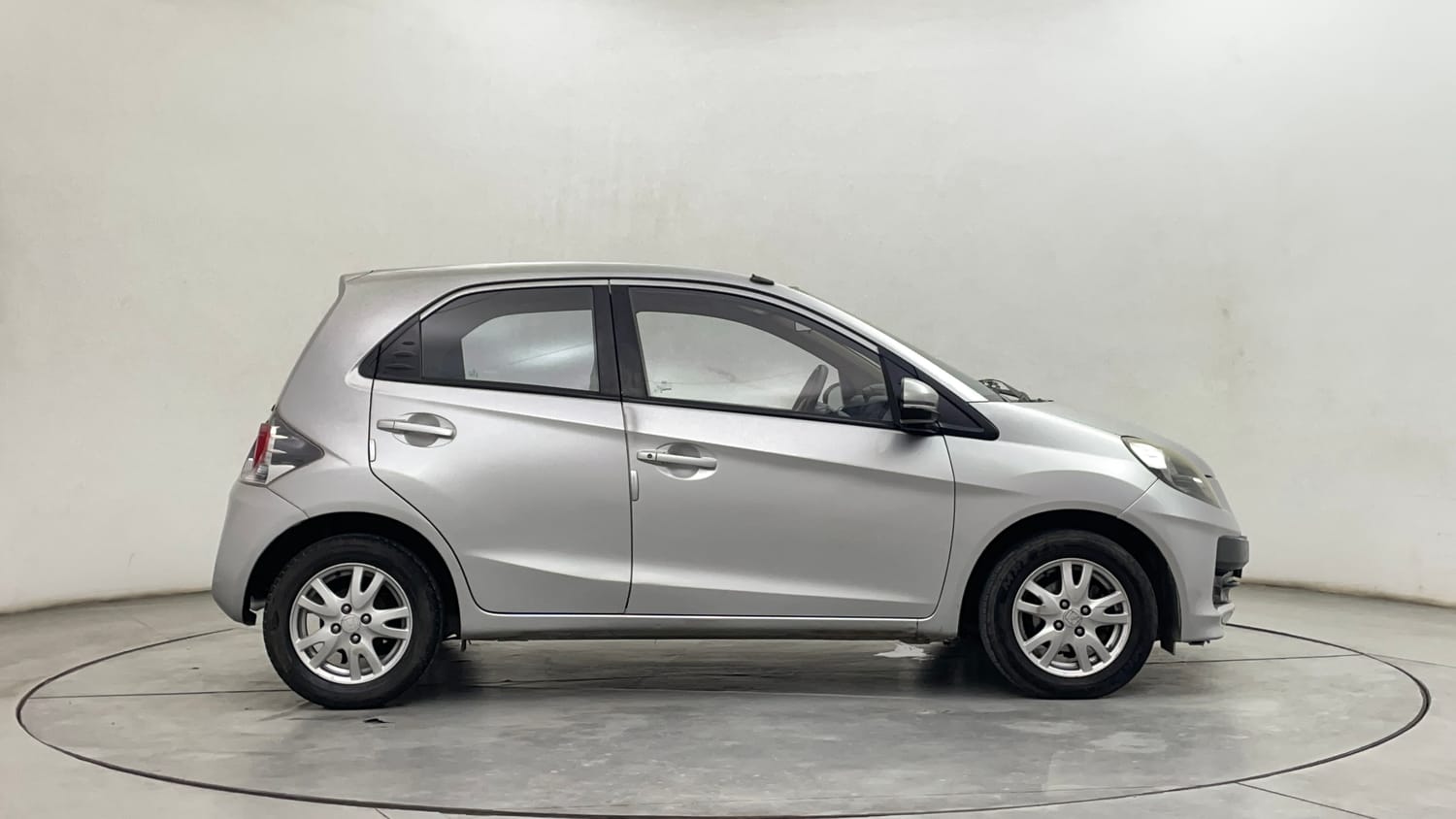 Used 2017 Honda Brio VX MT Petrol Manual exterior RIGHT SIDE VIEW