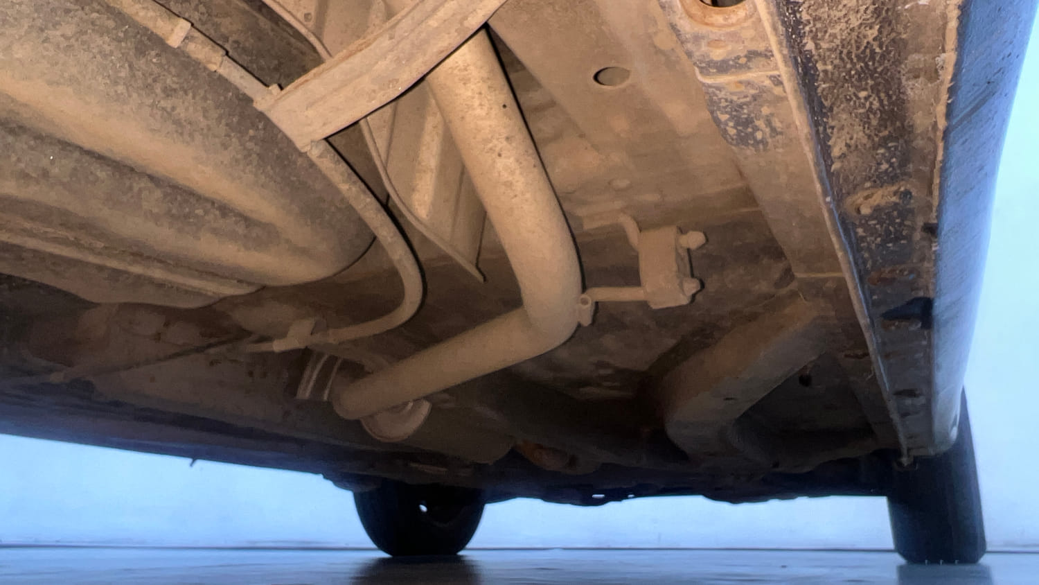 Used 2015 Honda Mobilio S Petrol Petrol Manual extra REAR RIGHT UNDERBODY VIEW