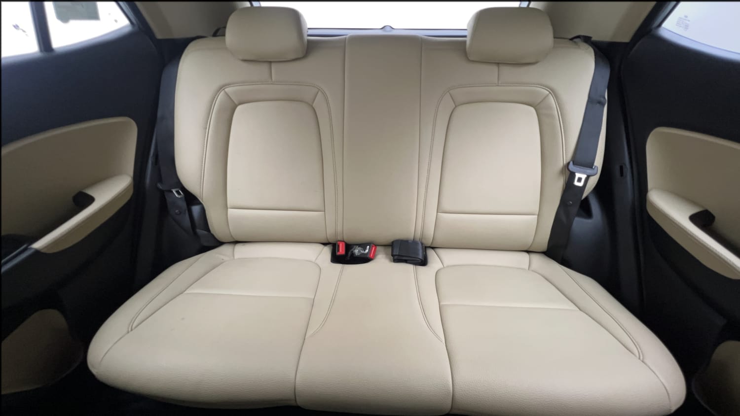 Used 2020 Hyundai Venue SX Plus 1.0 Turbo DCT Petrol Automatic interior REAR SEAT CONDITION VIEW